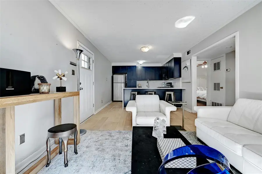 1304 Summit St #101, Austin, TX 78741 - Image #3