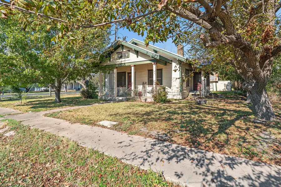 110 W Pecan St, Hutto, TX 78634 - Image #2