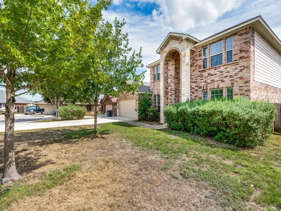 1215 Sun Trl, New Braunfels, TX 78130 - Image #3