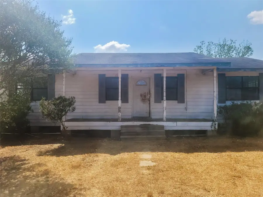 747 Chamberlin Rd, Dale, TX 78616 - Image #2