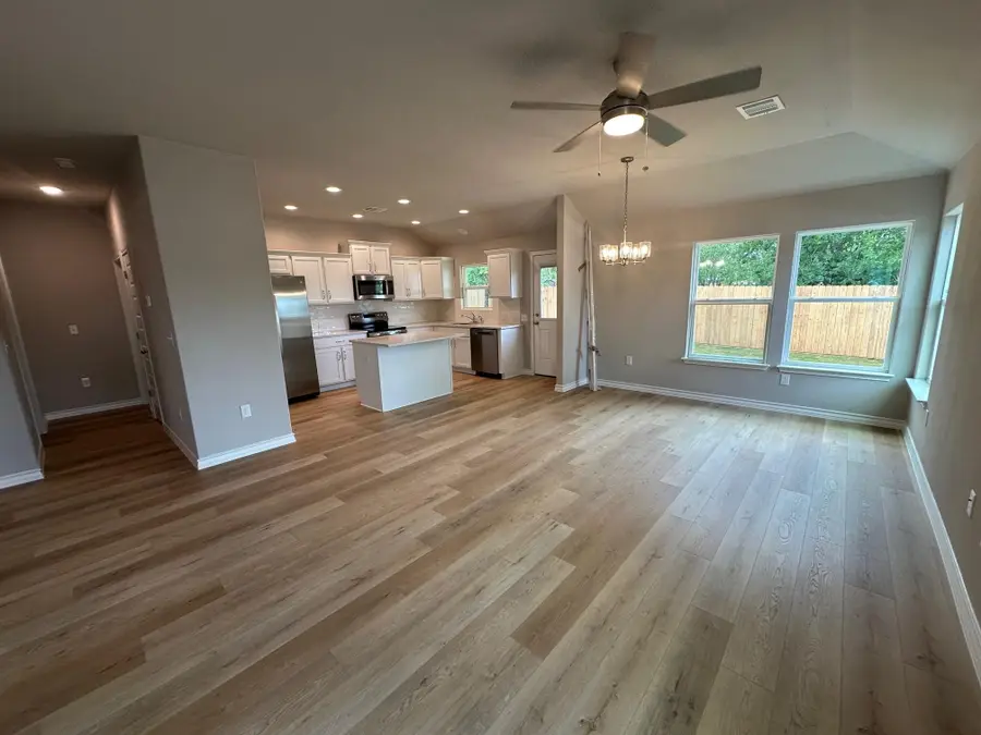 848 Driftwood Ln, Cottonwood Shores, TX 78657 - Image #3