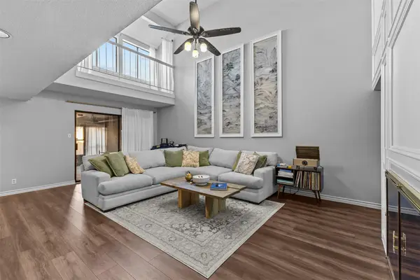 10916 B Crown Colony Dr #3, Austin, TX 78747