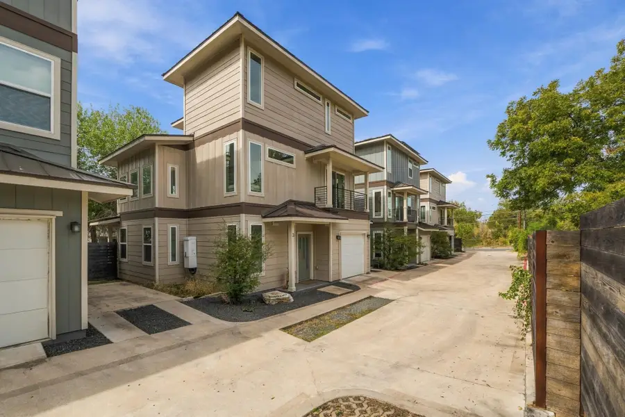 2927 E Martin Luther King Jr Blvd #3, Austin, TX 78702 - #2