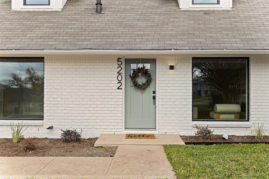 5202 Woodmoor Dr, Austin, TX 78721 - Image #2