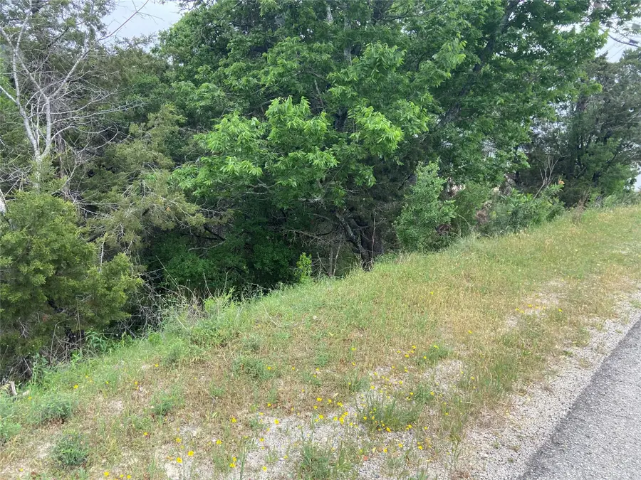 5615 Clubhouse Dr, Lago Vista, TX 78645 - Image #2