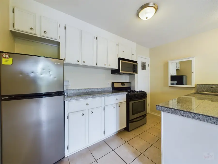 304 E 33rd St #17, Austin, TX 78705 - Image #3