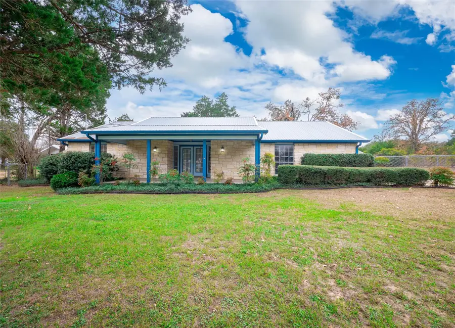 137 Blanket Flower Dr, Bastrop, TX 78602 - Image #2