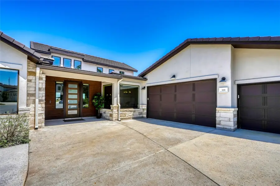 111 Medici Cv, Horseshoe Bay, TX 78657 - Image #2