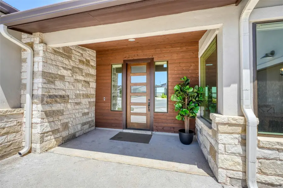 111 Medici Cv, Horseshoe Bay, TX 78657 - Image #3