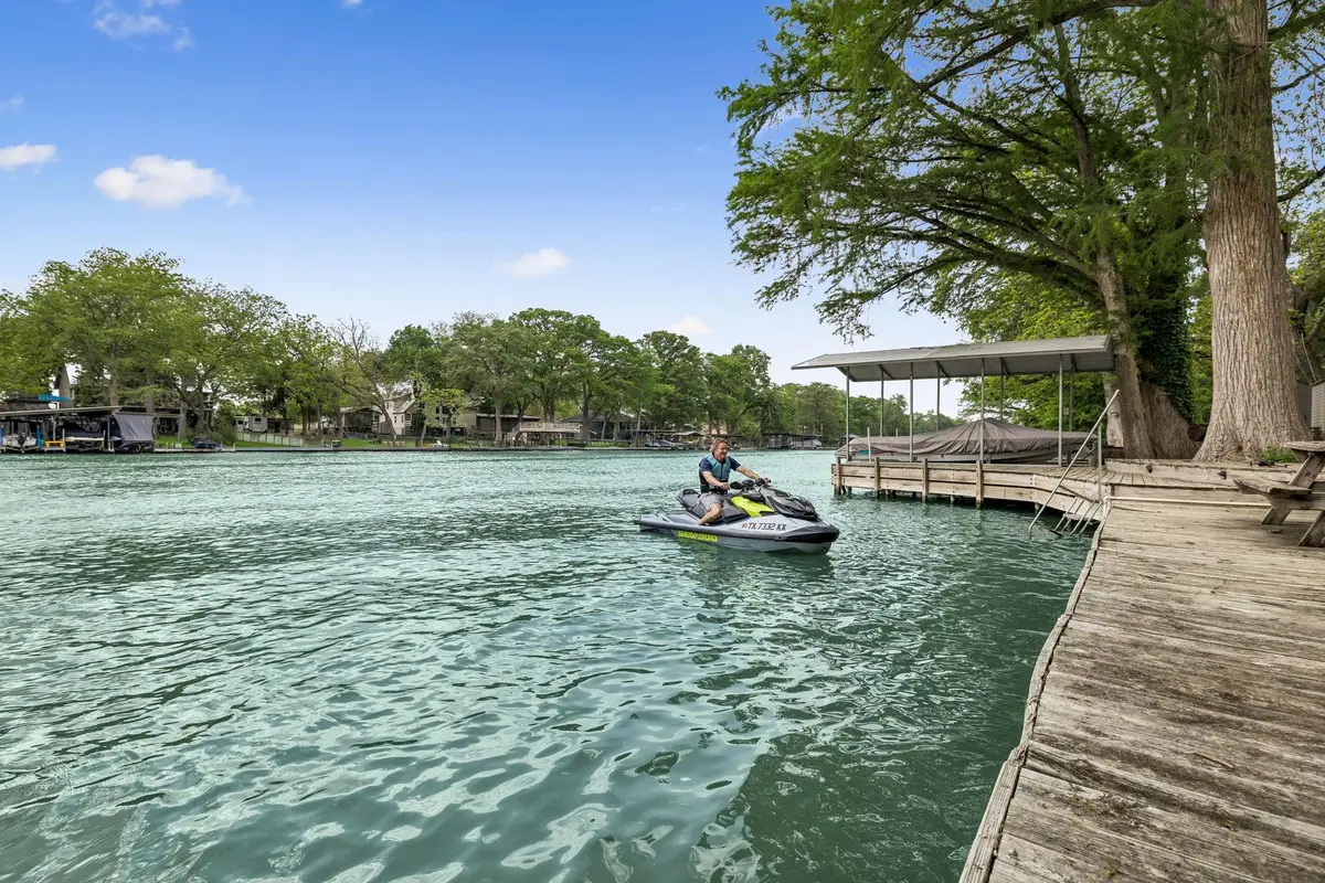 723 E Zipp Rd, New Braunfels, TX 78130 - #1