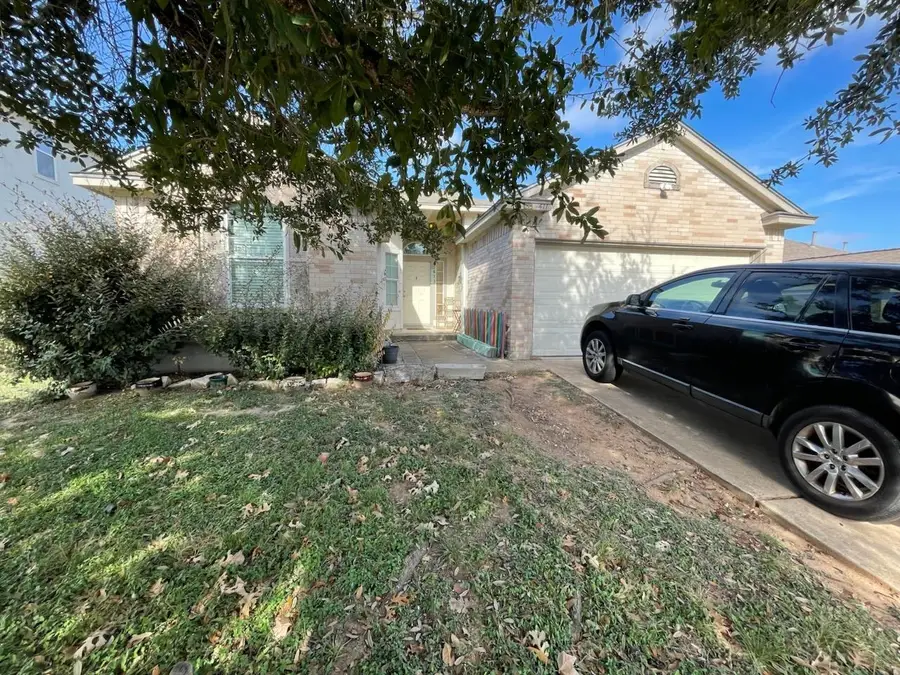 411 Estate Dr, Hutto, TX 78634 - Image #2