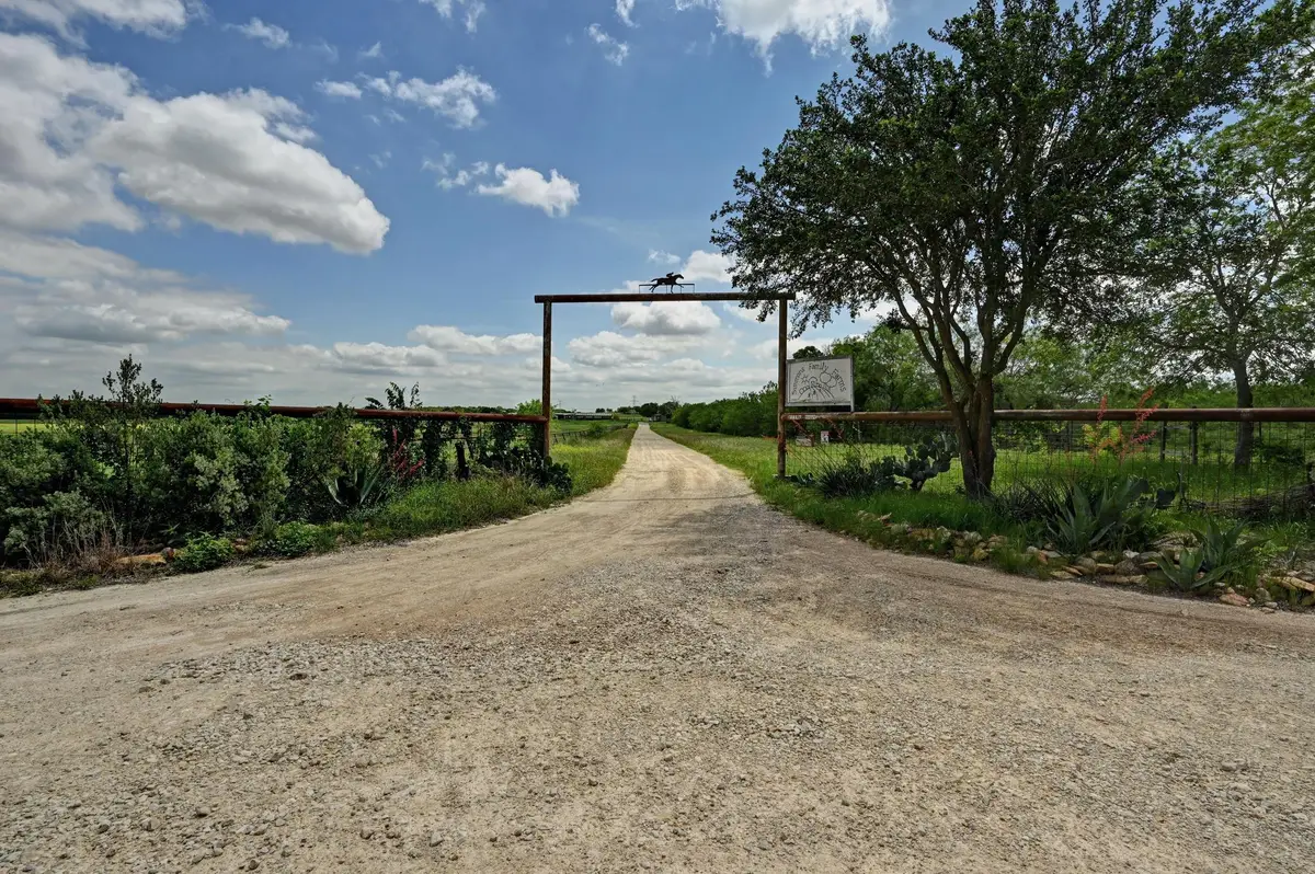 410 Simmons Family Farm Rd, Lockhart, TX 78644 - #1