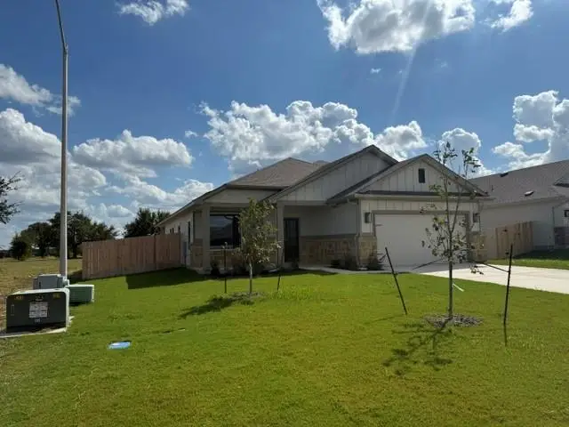 203 Gene Ray Ave, Bertram, TX 78605 - #1