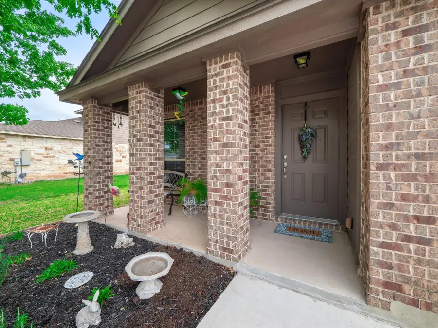 614 Lantana Ave, Lockhart, TX 78644 - #3