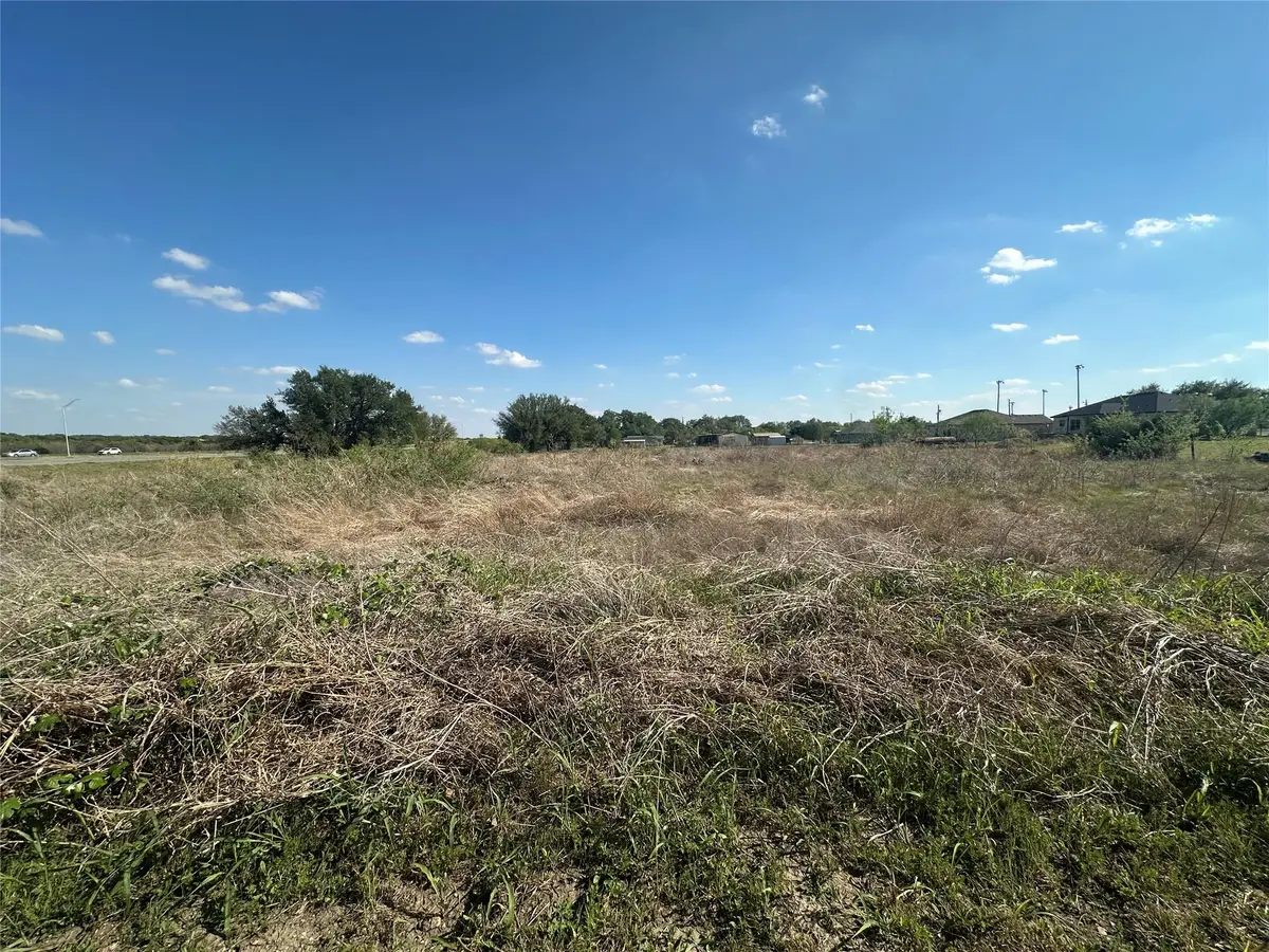 320 & 330 E Tomlinson St, Florence, TX 76527 - #1