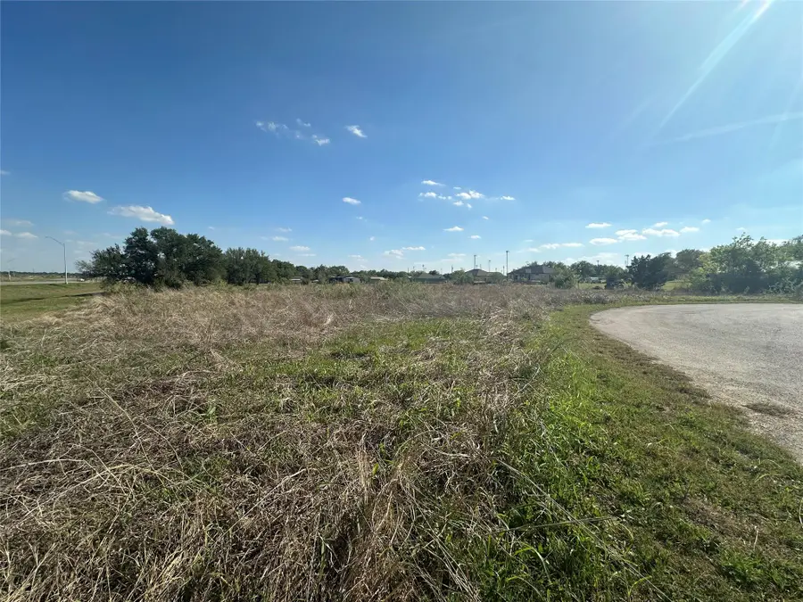 320 & 330 E Tomlinson St, Florence, TX 76527 - #3