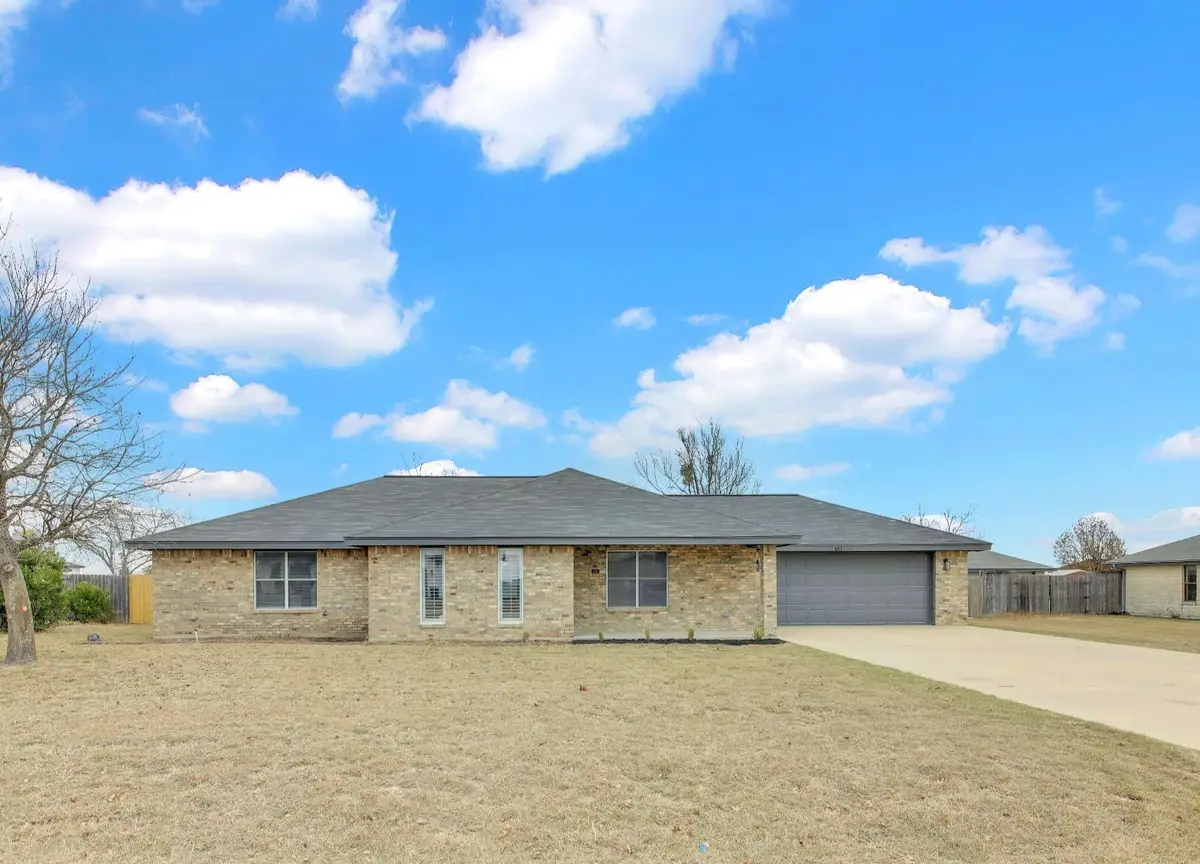 131 Meadow Valley Loop, Jarrell, TX 76537 - Image #1