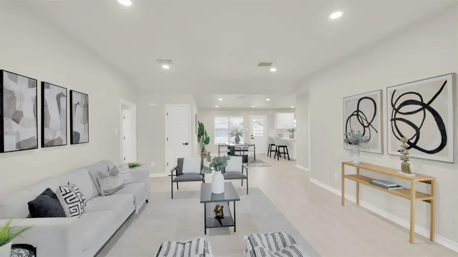 131 Meadow Valley Loop, Jarrell, TX 76537 - Image #2