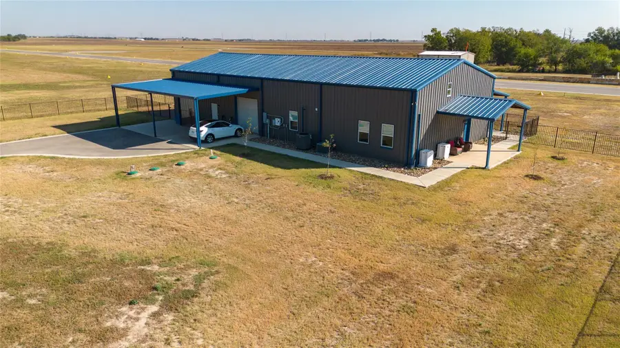 140 Airpark Dr, Georgetown, TX 78626 - Image #3