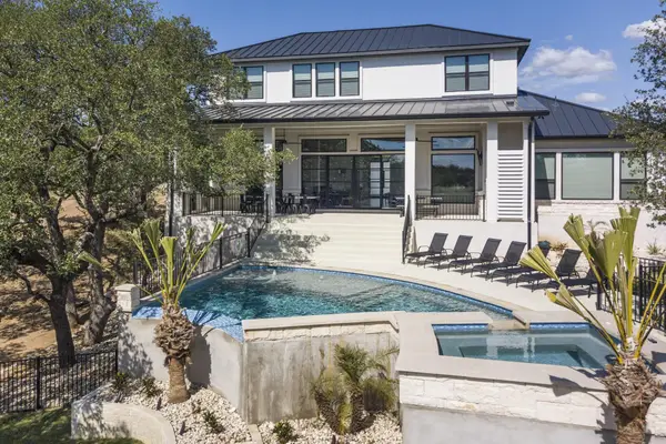 218 Sleepy Oaks Dr, Kingsland, TX 78639