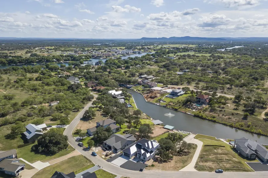 218 Sleepy Oaks Dr, Kingsland, TX 78639 - Image #2