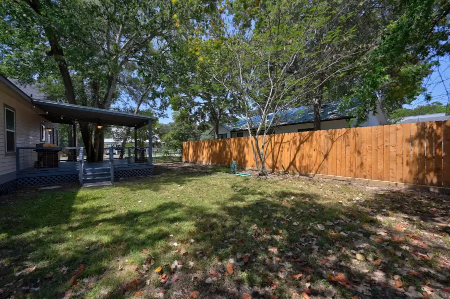 419 S Main St, La Grange, TX 78945 - #3