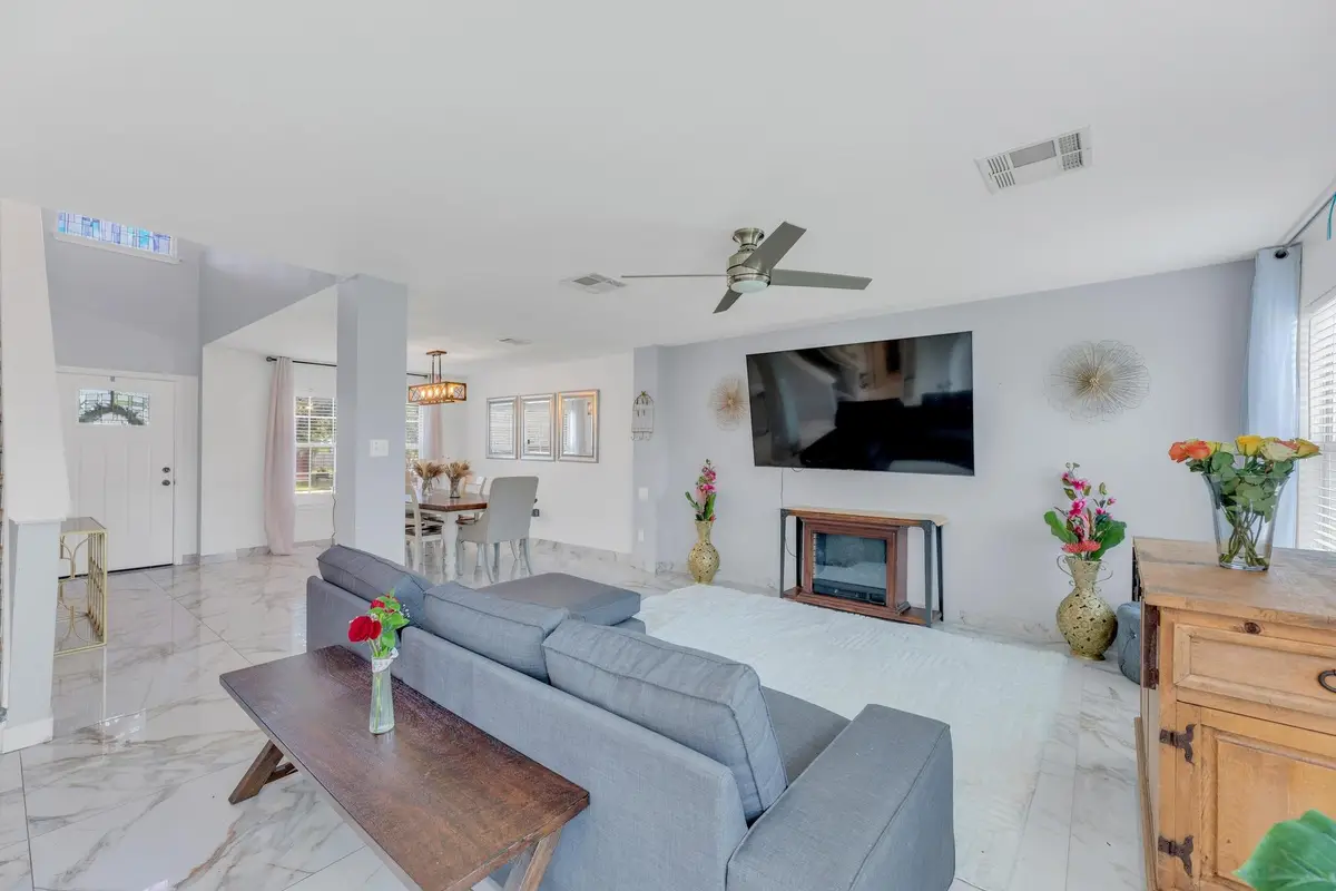 18400 Sun Haven Cv, Elgin, TX 78621 - Image #1