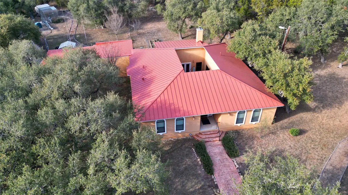 450 Windmill Oaks Dr, Wimberley, TX 78676 - Image #1