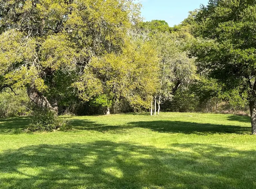 112 Kathleen Ave, La Grange, TX 78945 - Image #2