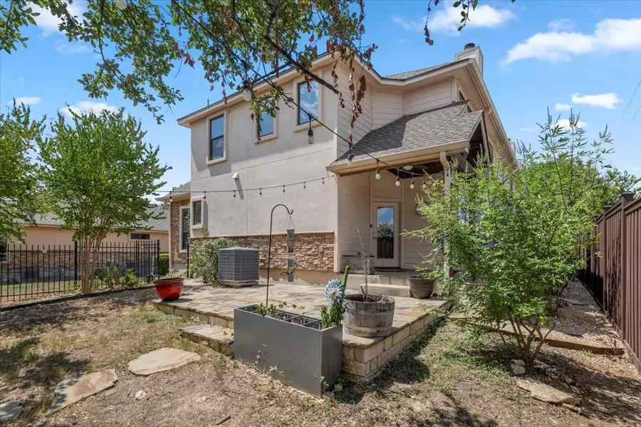 13904 Ashton Woods Cir #24, Austin, TX 78727 - Image #3