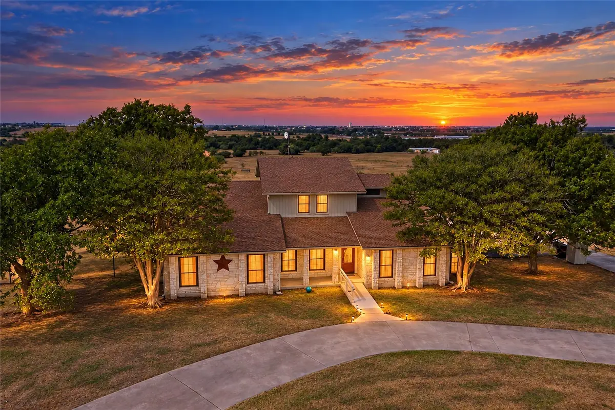 2750 County Road 100, Hutto, TX 78634 - #1