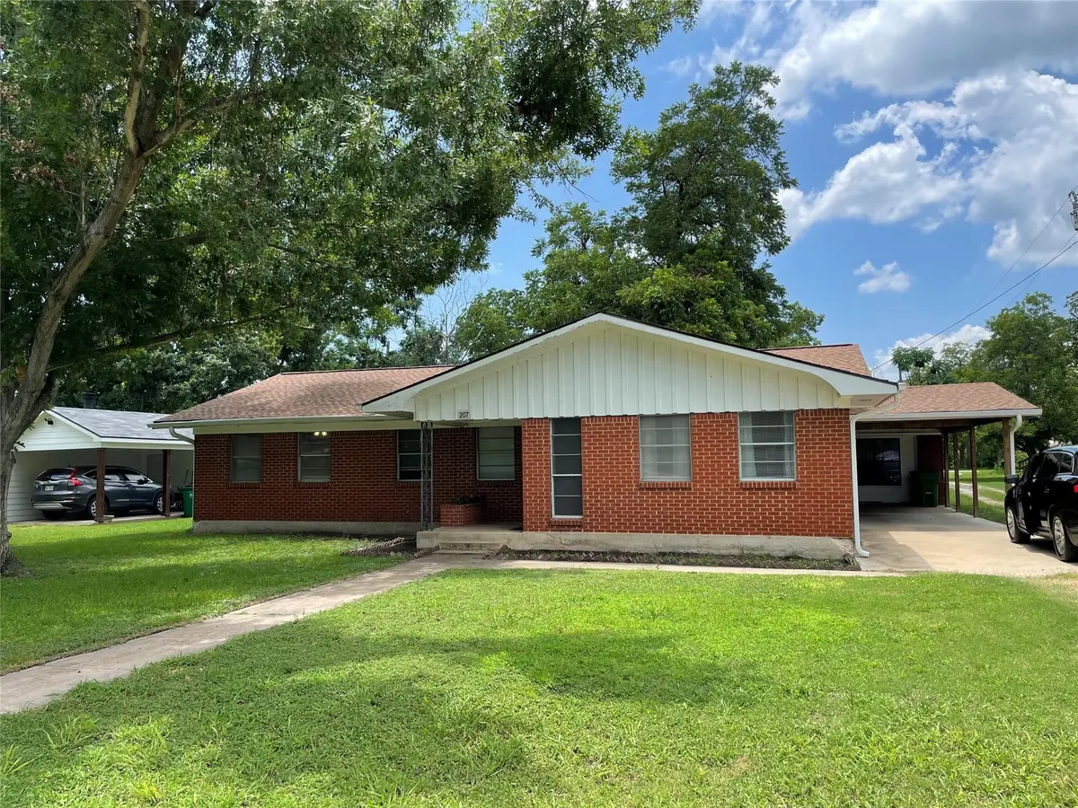 207 N 1st St, Thorndale, TX 76577 - Image #1