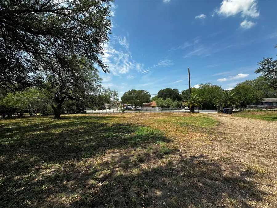 7922 Dempsey St, San Antonio, TX 78242 - Image #2