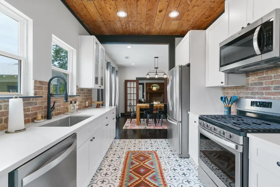 1204 E 13th St, Georgetown, TX 78626 - #2