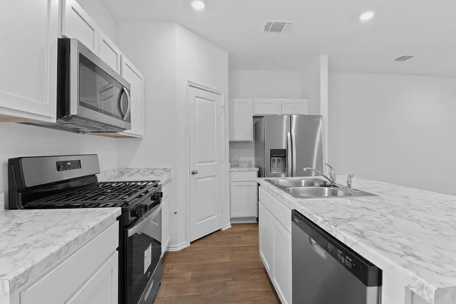 582 Arnold Loop, Uhland, TX 78640 - Image #3