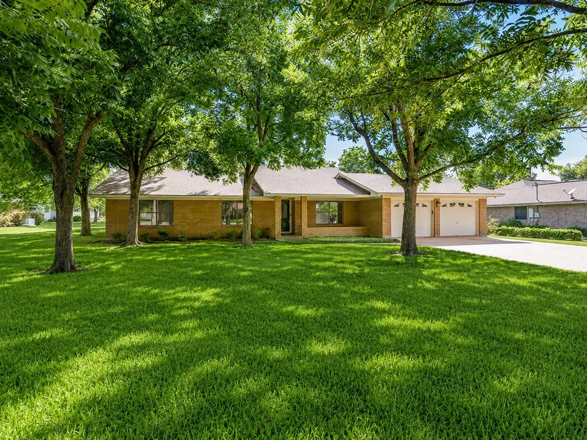 2707 North Dr, Taylor, TX 76574 - #1