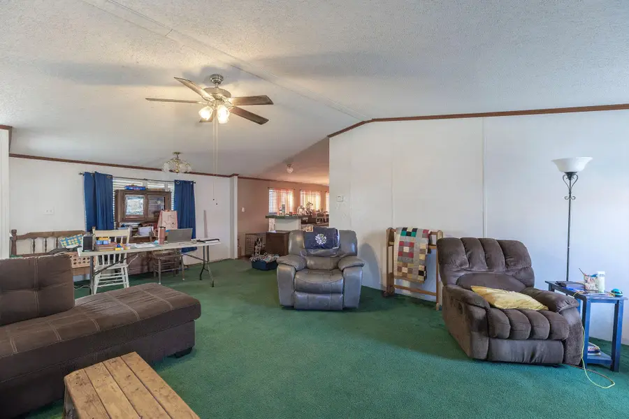 209 E Sheldon Ave, Thrall, TX 76578 - Image #3