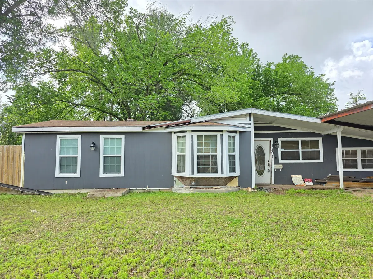 1203 Highland Ave, Rockdale, TX 76567 - #1