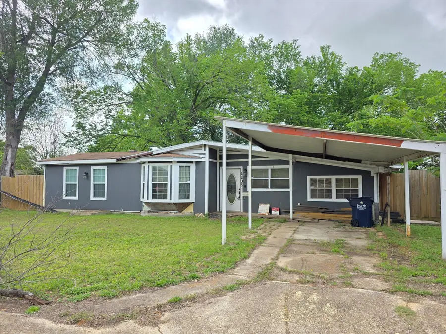 1203 Highland Ave, Rockdale, TX 76567 - #2