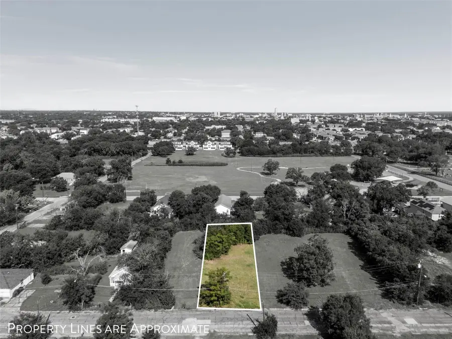 805 Benton Dr, Waco, TX 76706 - #2