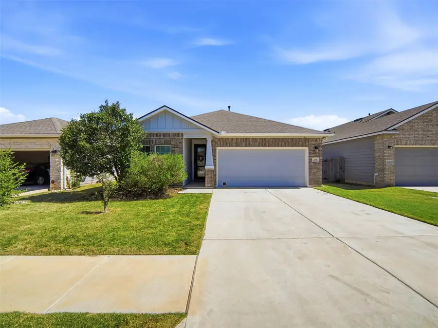 208 Winding Hollow Ln, Georgetown, TX 78628 - #2