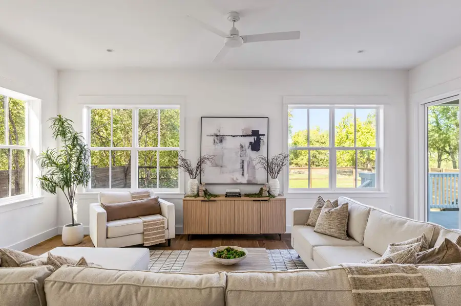 300 W Mockingbird Ln #2, Austin, TX 78745 - #3