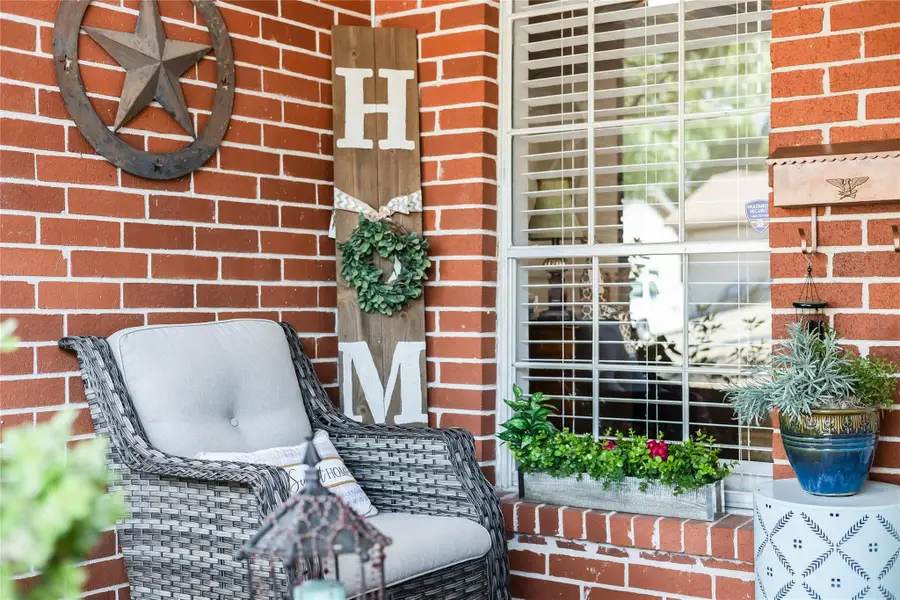 10103 Oak Hollow Cir, Austin, TX 78758 - Image #2