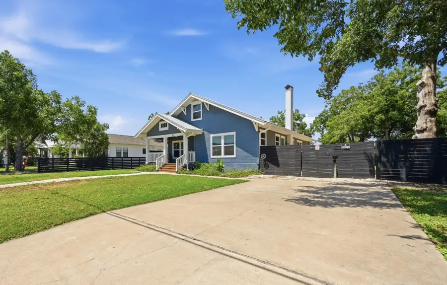811/ 813 S Commerce St, Lockhart, TX 78644 - #3