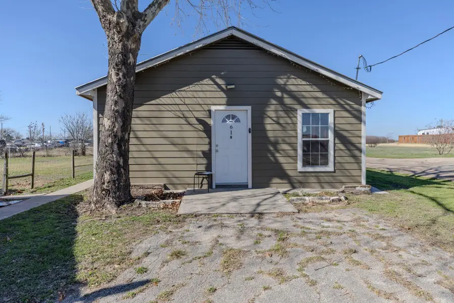 61 Family Cir, Hutto, TX 78634 - #3