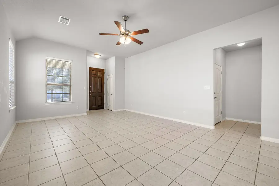 913 Centerra Hills Cir, Round Rock, TX 78665 - Image #3