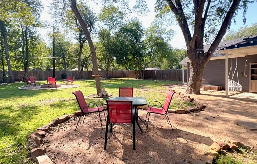1707 Lexington St, Taylor, TX 76574 - Image #2