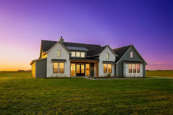 114 Country View Lane, Schulenburg, TX 78956