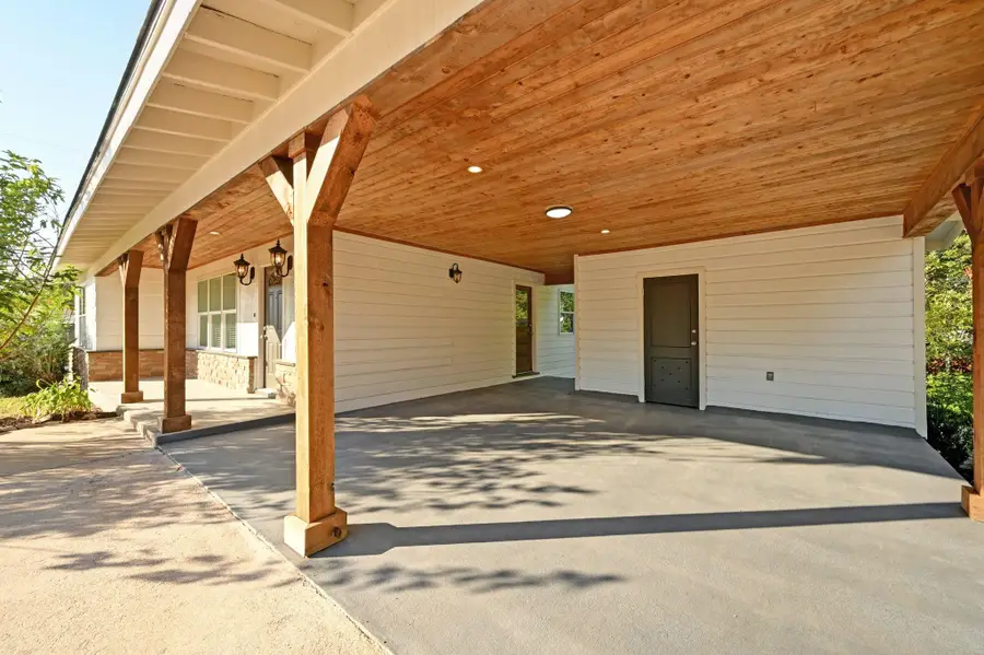 1900 Cedar Ave, Austin, TX 78722 - Image #3