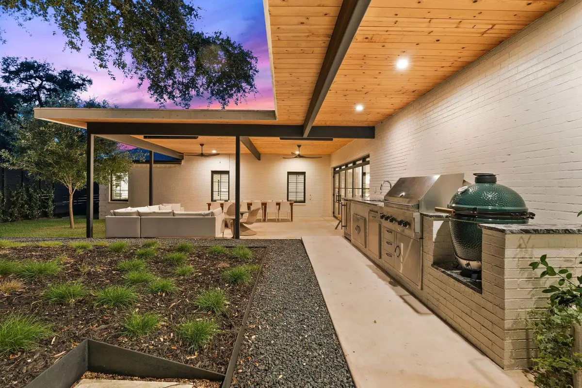 5823 Trailridge Dr, Austin, TX 78731 - #1